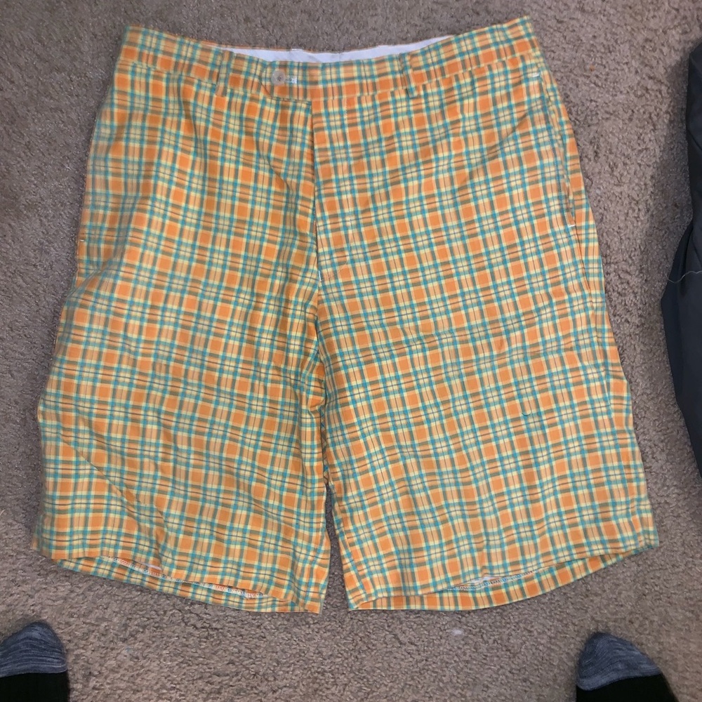 Plaid patterning MENS SHORTS